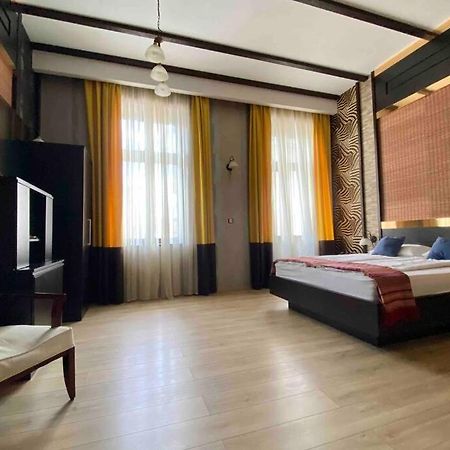 Safari Royal Apartment Oradea Exterior photo